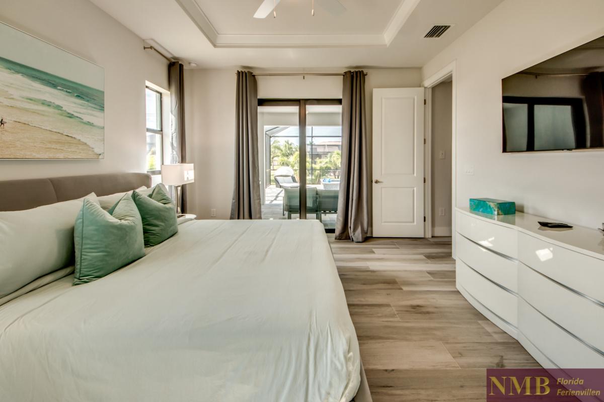 Ferienhaus-Chamo-Cape-Coral_36-Master Bedroom